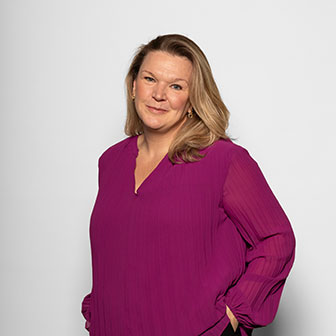 Profile Image of Lindsay Warwick